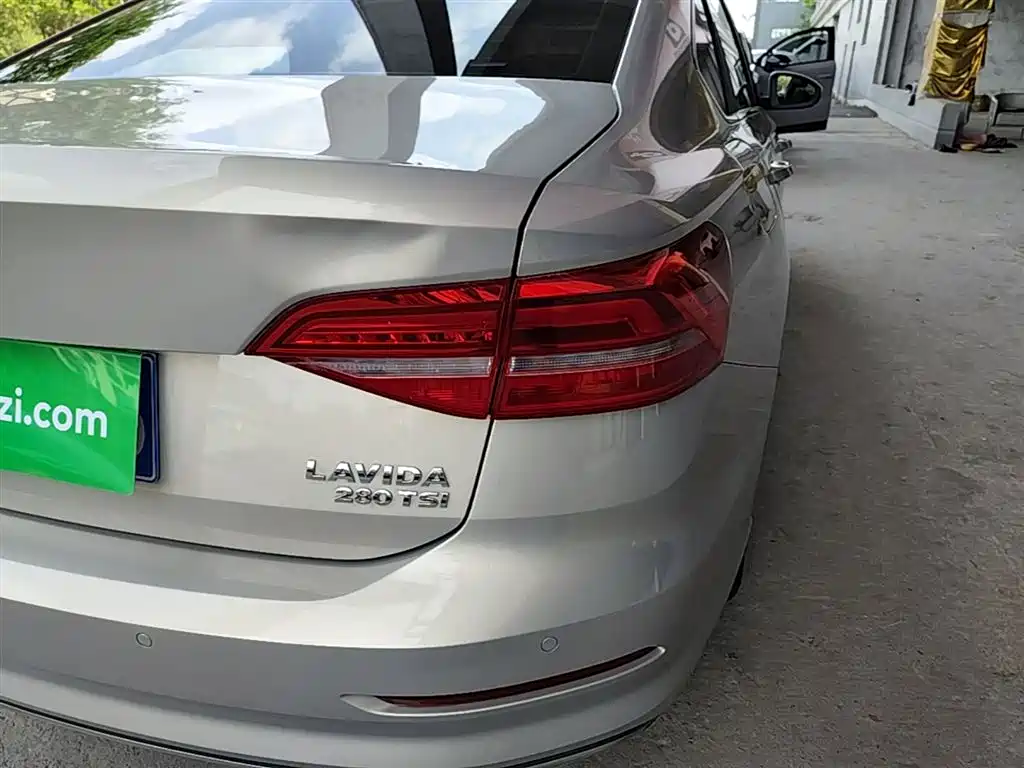 Volkswagen Lavida 2018 280TSI DSG Comfort Edition China V фото 8
