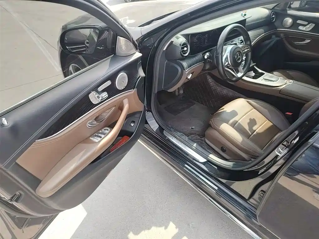 Mercedes-Benz E-Class 2019 E 300 L Sport Fashion фото 16
