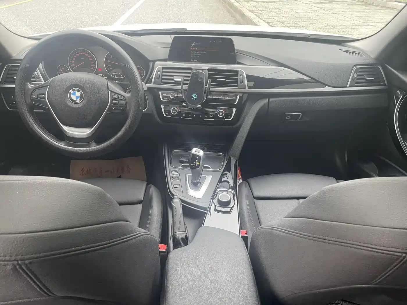 BMW 3 Series 2018 318Li фото 9