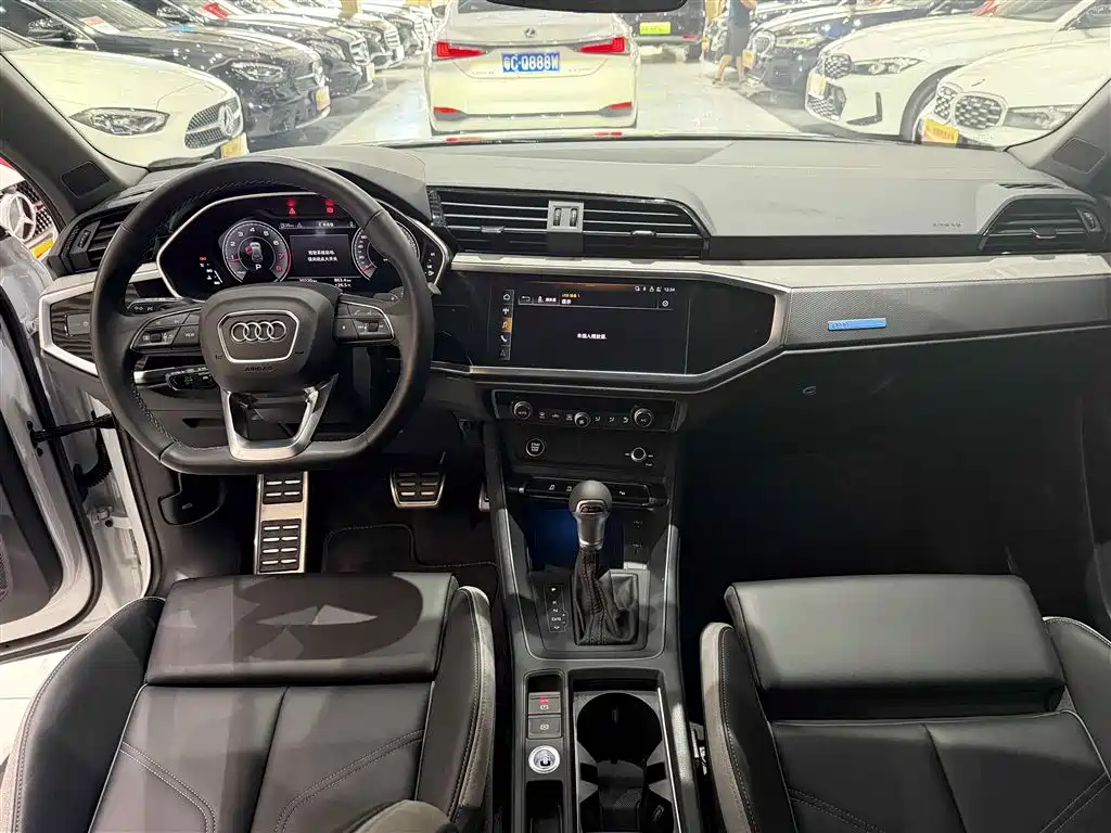 Audi Q3 2024 35 TFSI Fashion Sport фото 13