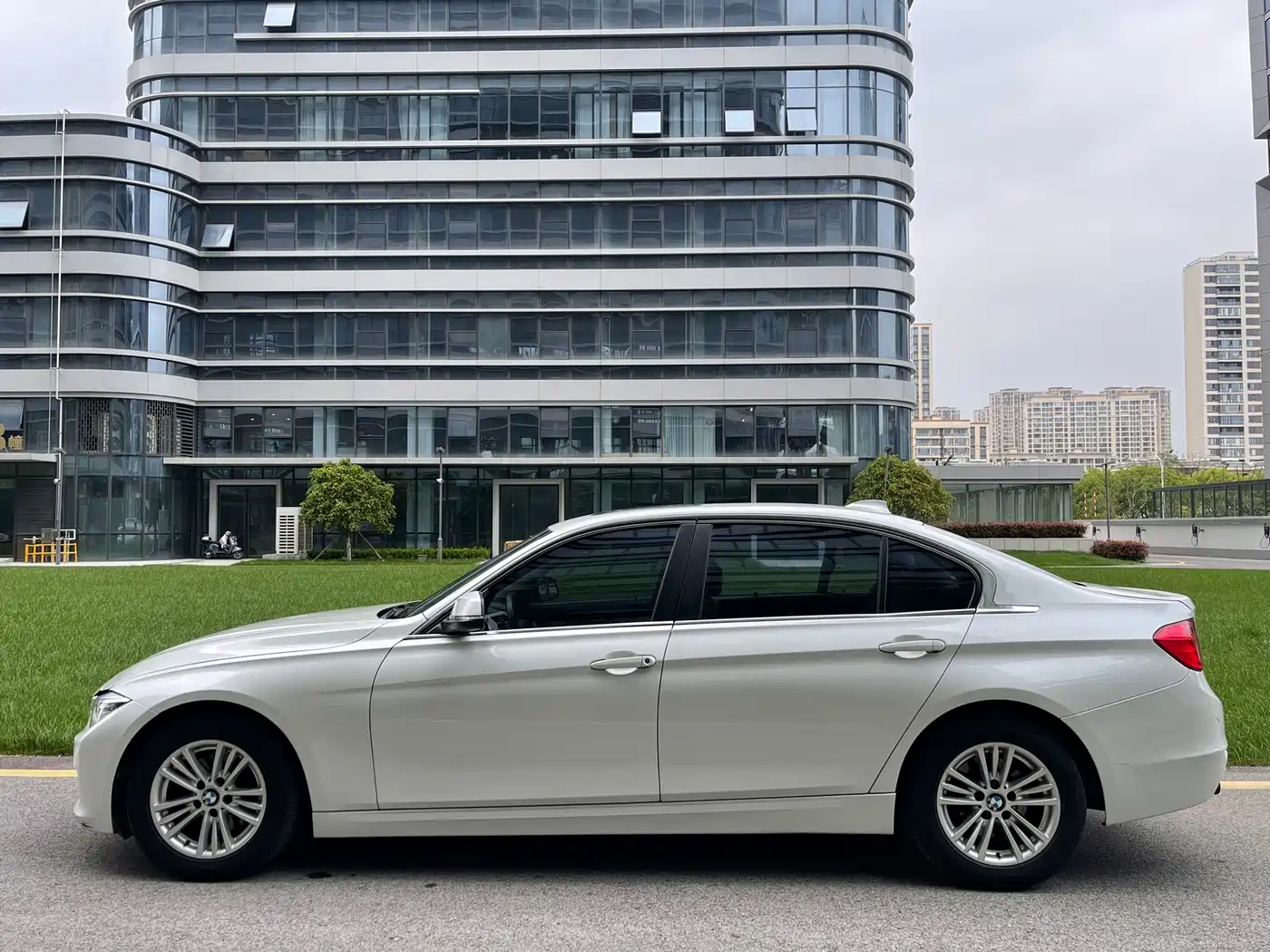 BMW 3 Series 2014 320Li Fashion фото 4