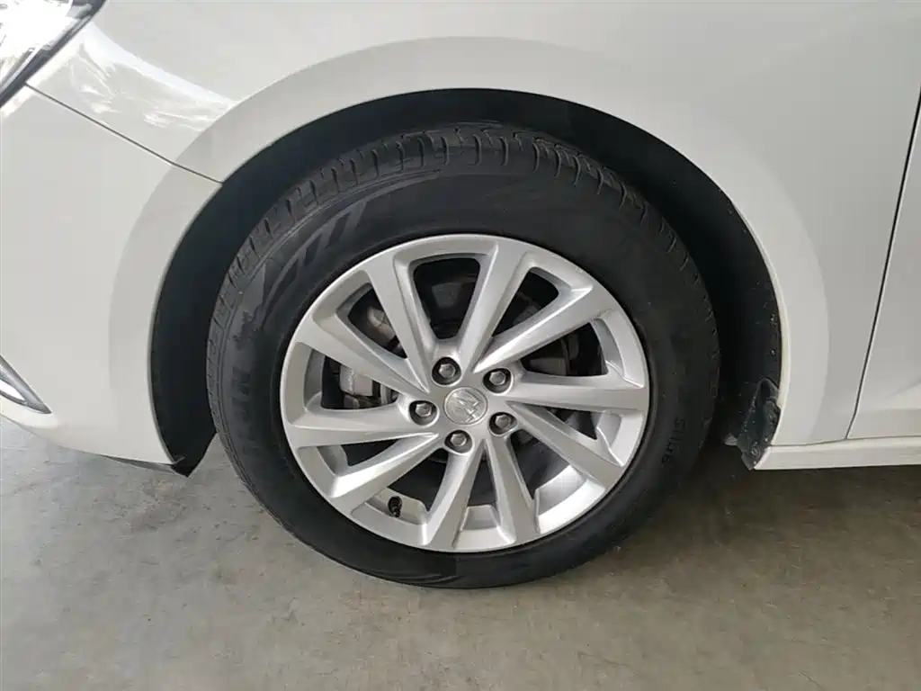 Buick Verano 2019 Sedan 15S Auto Leading фото 23