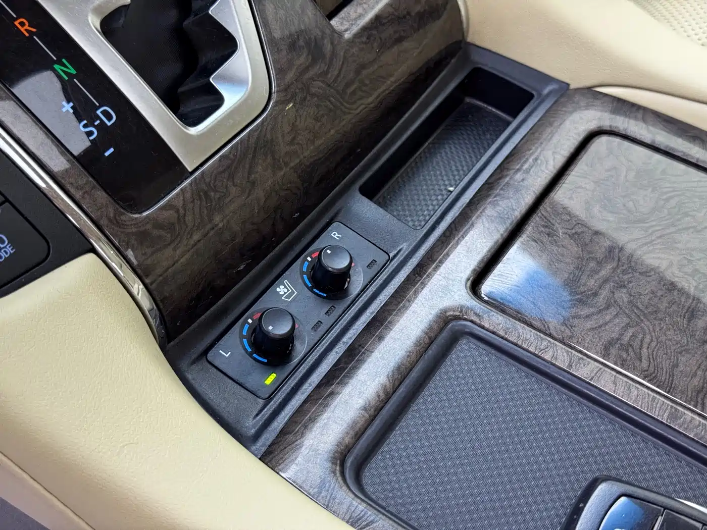 Toyota Vellfire 2021 Crown Hybrid 2.5L HV Premium Edition фото 9