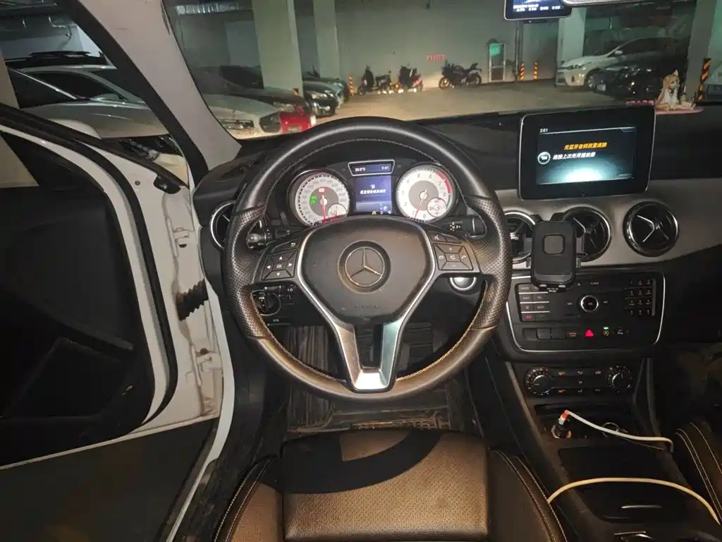 Mercedes-Benz GLA 2016 GLA 200 Dynamic фото 3