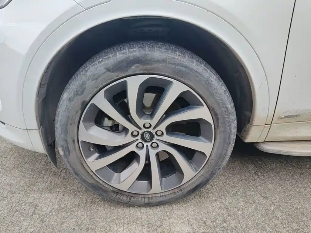 Фото 23 - Land Rover Discovery Sport