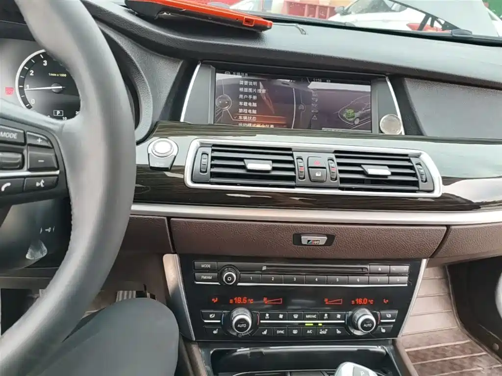 BMW 5 Series GT 2014 528i Luxury фото 13