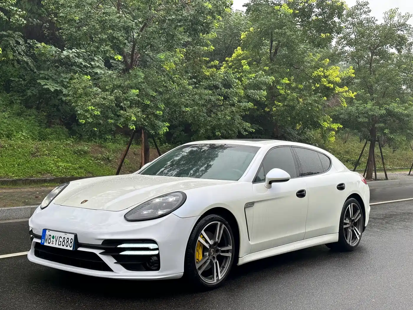 Porsche Panamera 2010 Panamera 4 3.6L