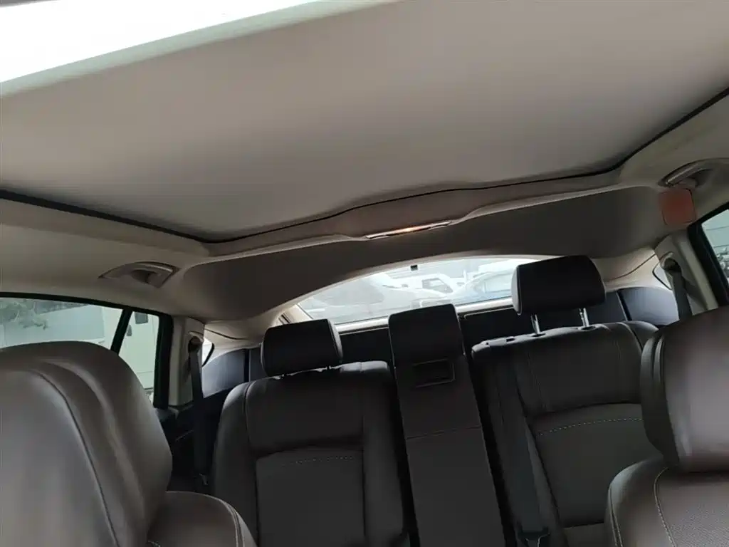 BMW 5 Series GT 2014 528i Luxury фото 18