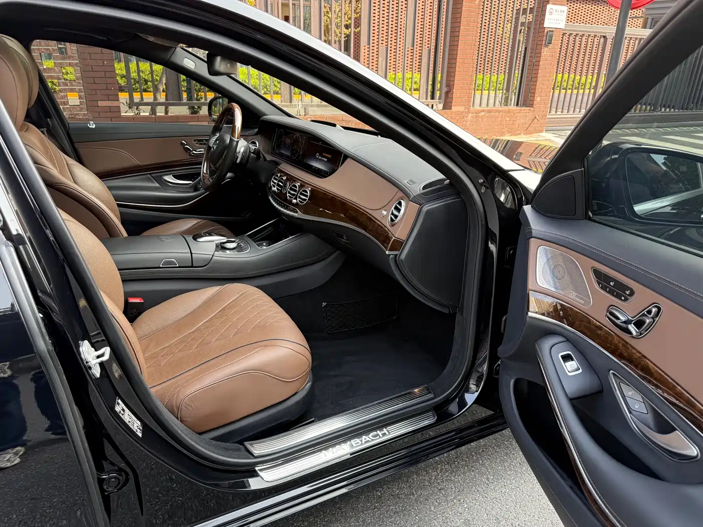 Mercedes-Benz Maybach S-Class 2015 S 500 4MATIC фото 24