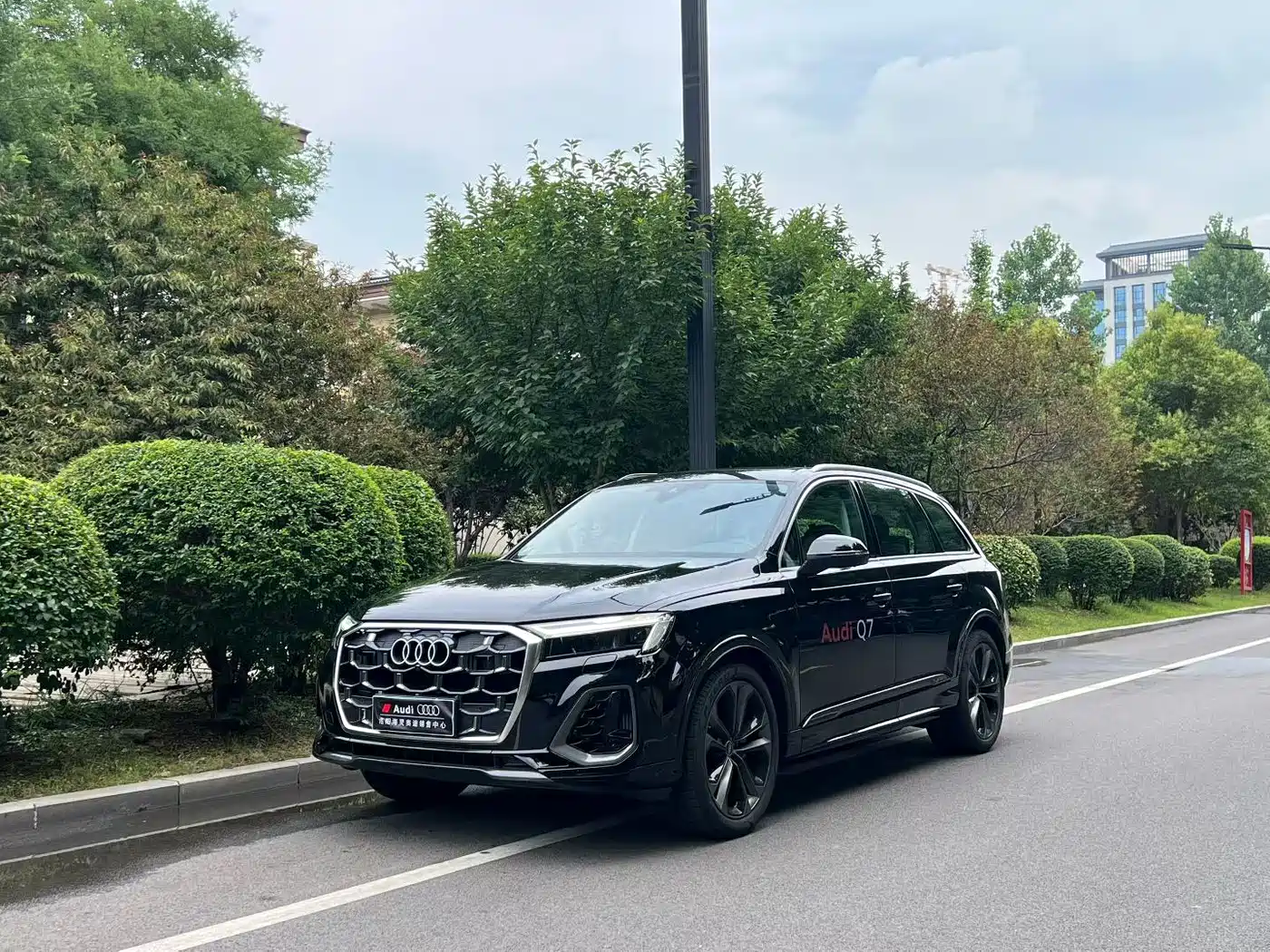 Audi Q7 2025 55 TFSI quattro S line Sport
