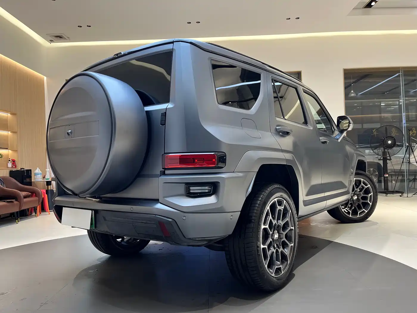 TANK TANK 700 NEW ENERGY