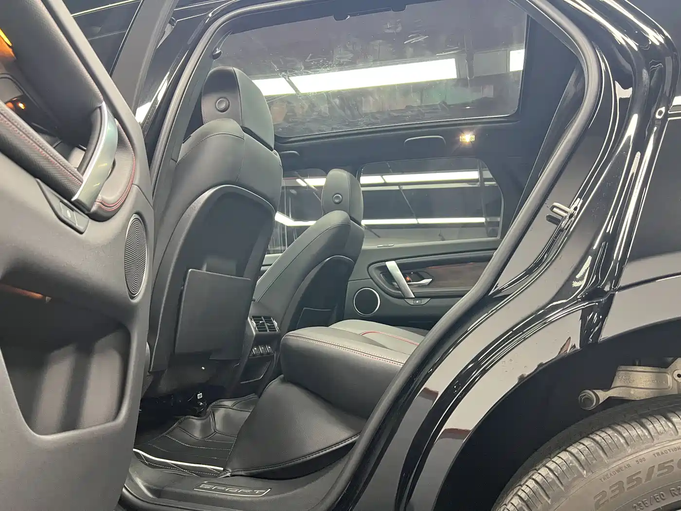 Land Rover Discovery Sport 2023 249PS R-Dynamic S Performance Version фото 9