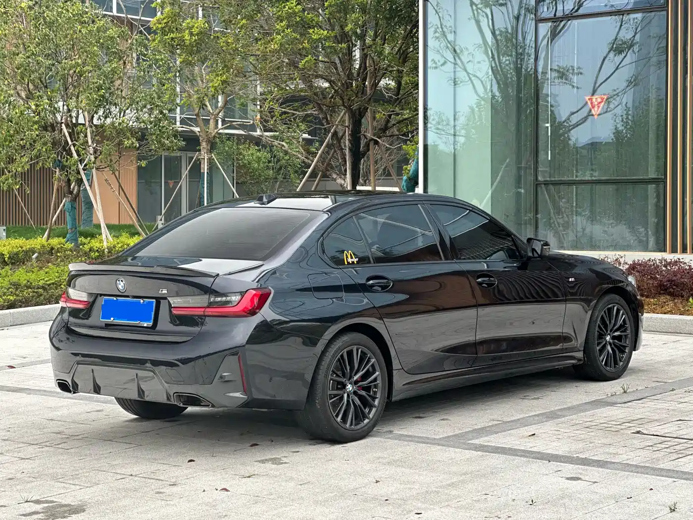 BMW 3 Series 2023 325Li M Sport Black Night Package фото 3