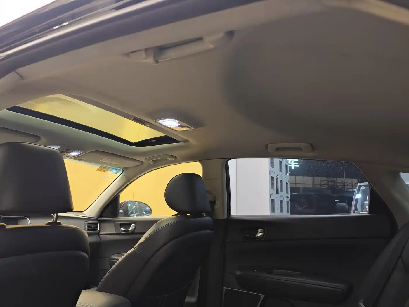 Kia K5 2016 2.0L Hybrid GLS фото 25