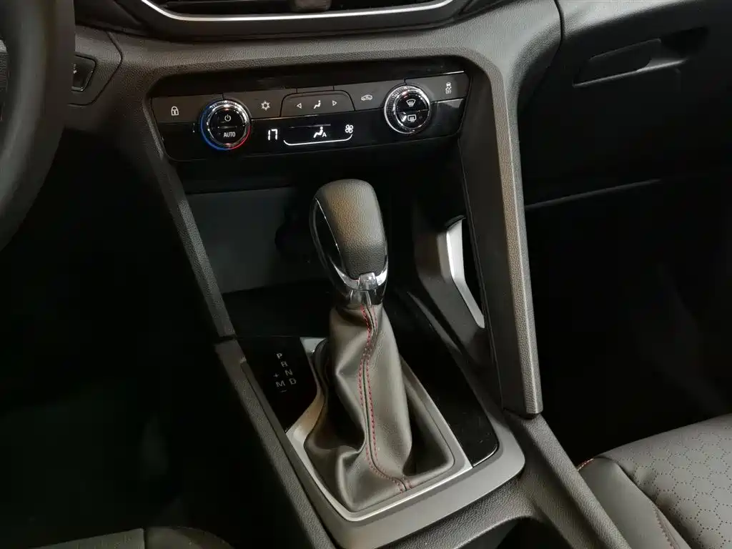 Chevrolet Volando 2019 Redline 530T Automatic Premium Enjoyment Edition (5+2 seater) China VI фото 13