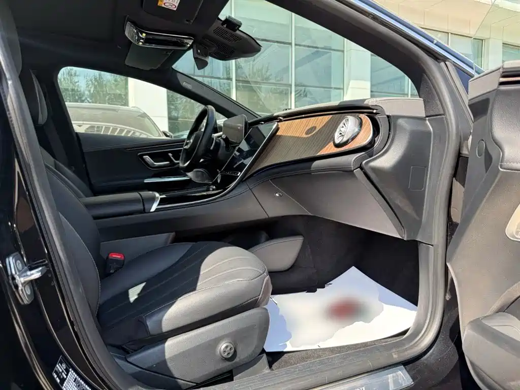 Mercedes-Benz EQE 2022 350 Luxury Edition фото 25
