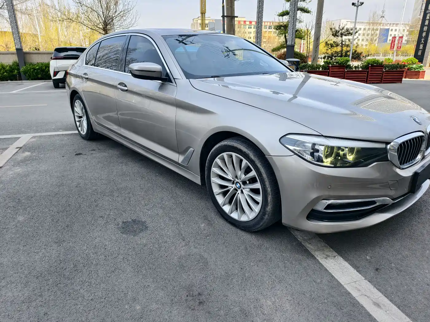 BMW 5 Series 2019 525Li Luxury Package фото 3