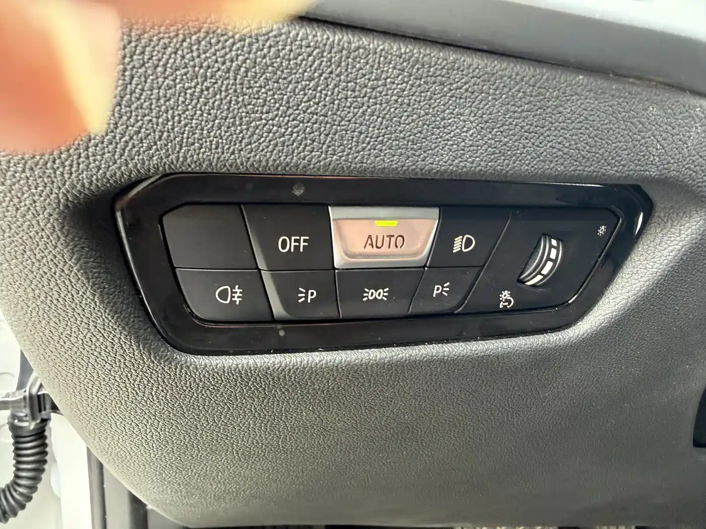 BMW 3 Series 2023 320Li M Sport Package фото 9