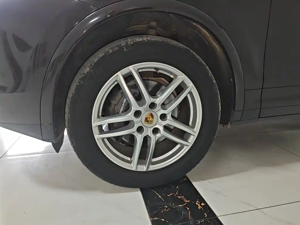 Porsche Cayenne 2016 Cayenne Platinum Edition 3.0T фото 23