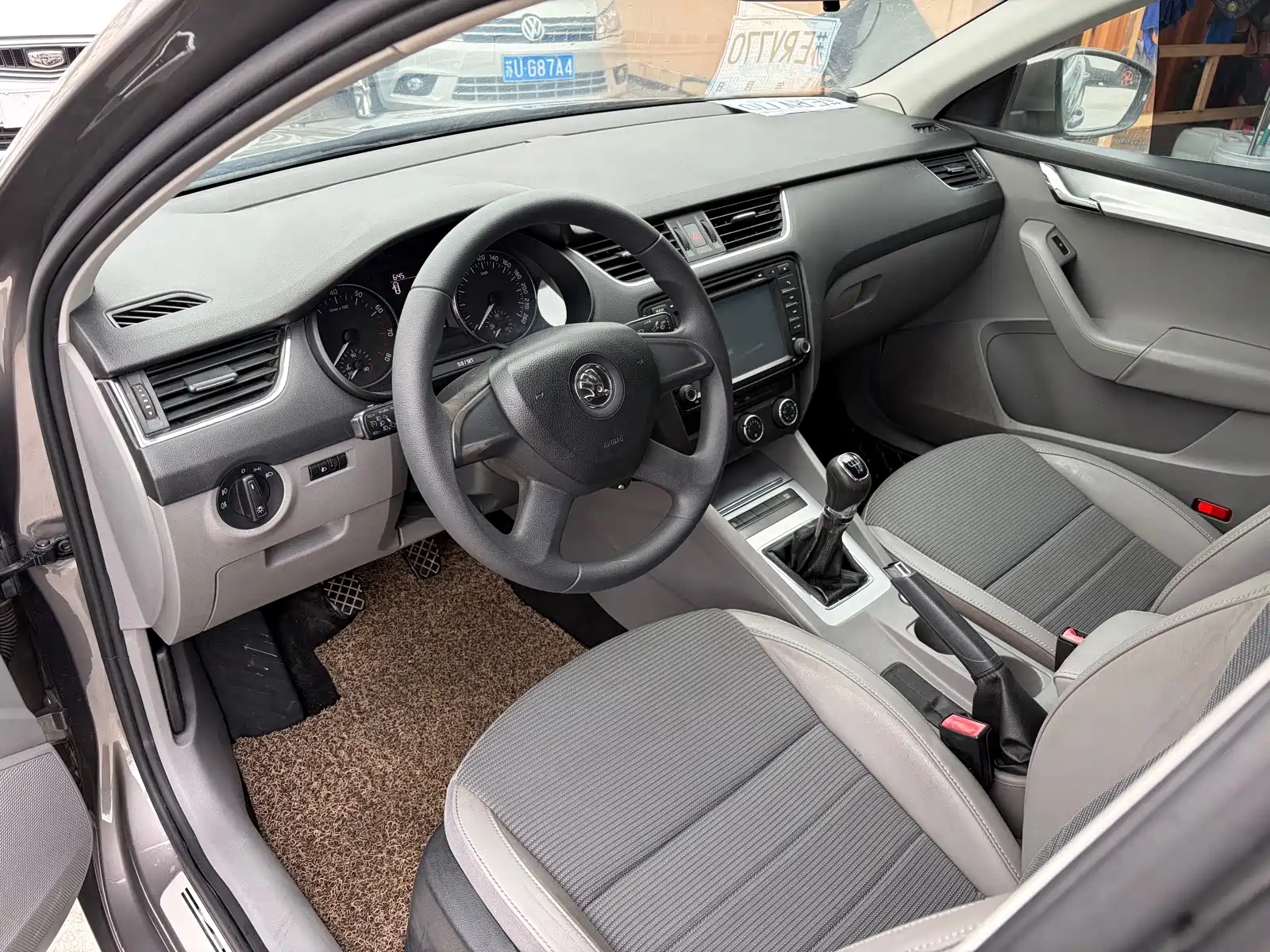 Фото 8 - Škoda Octavia