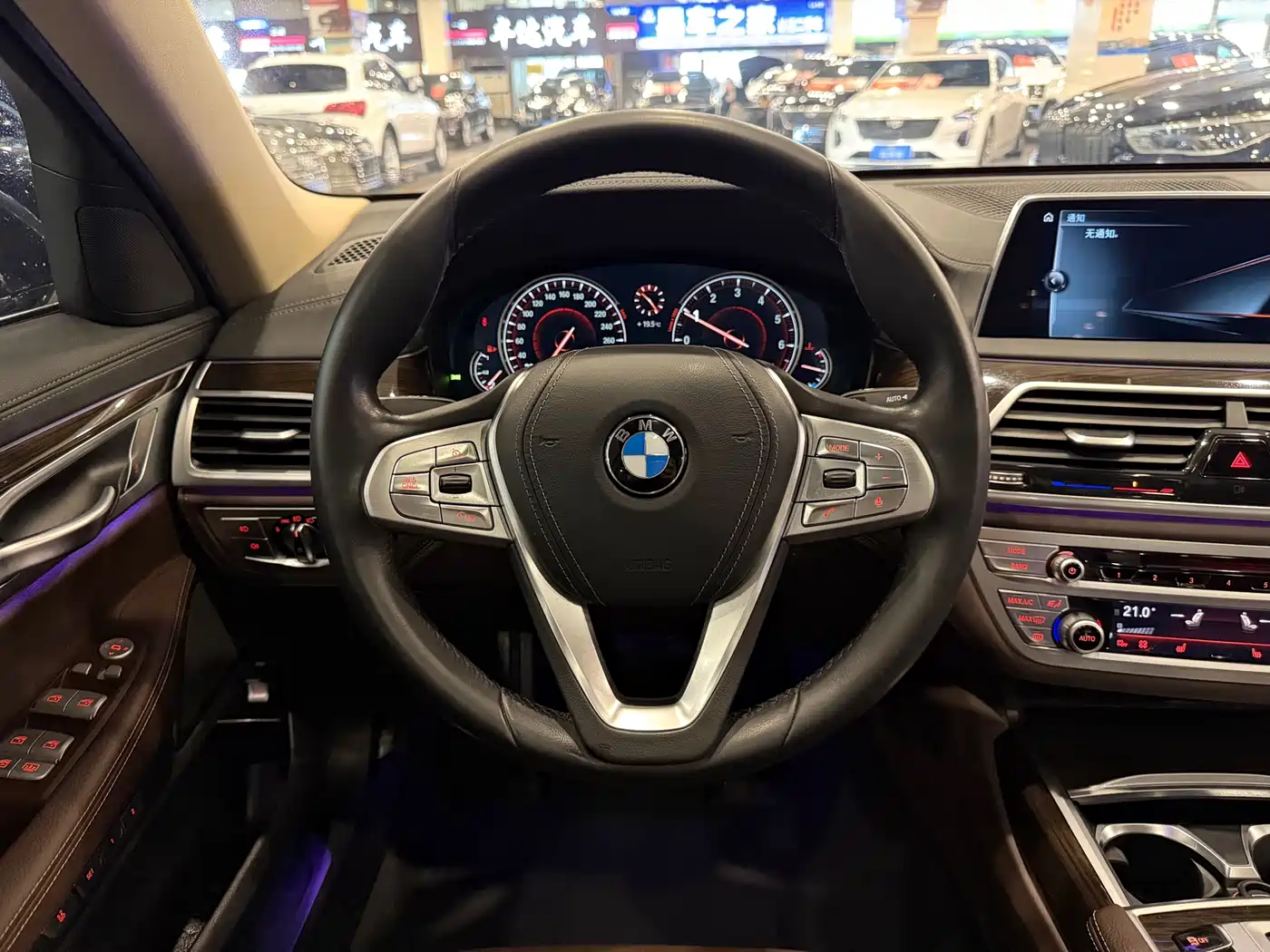 BMW 7 Series 2017 730Li Leading Edition фото 7
