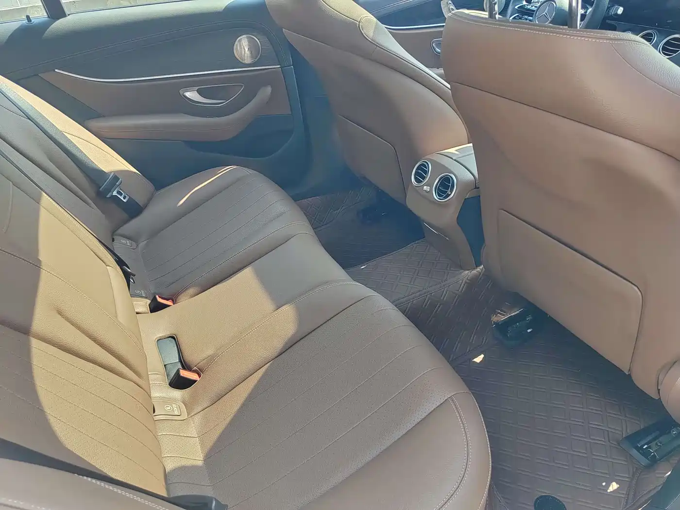 Mercedes-Benz E-Class (Import) 2023 E 260 Fashion Sport Edition фото 13