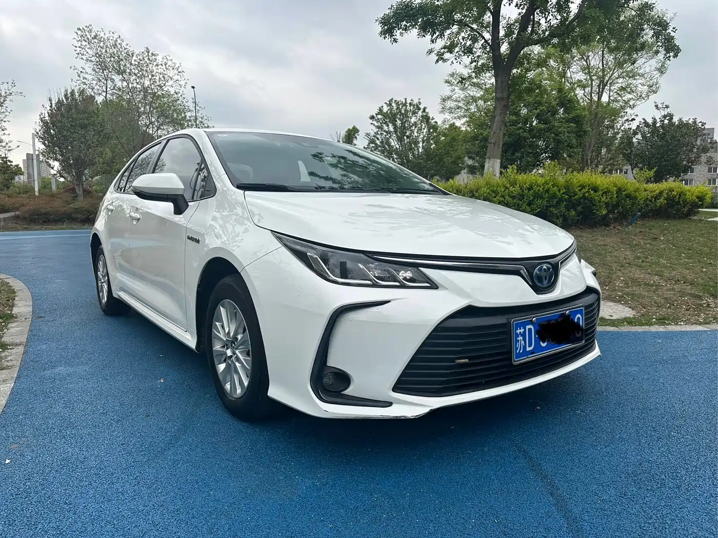 Toyota Corolla 2021 Hybrid 1.8L E-CVT Pioneer Edition фото 3