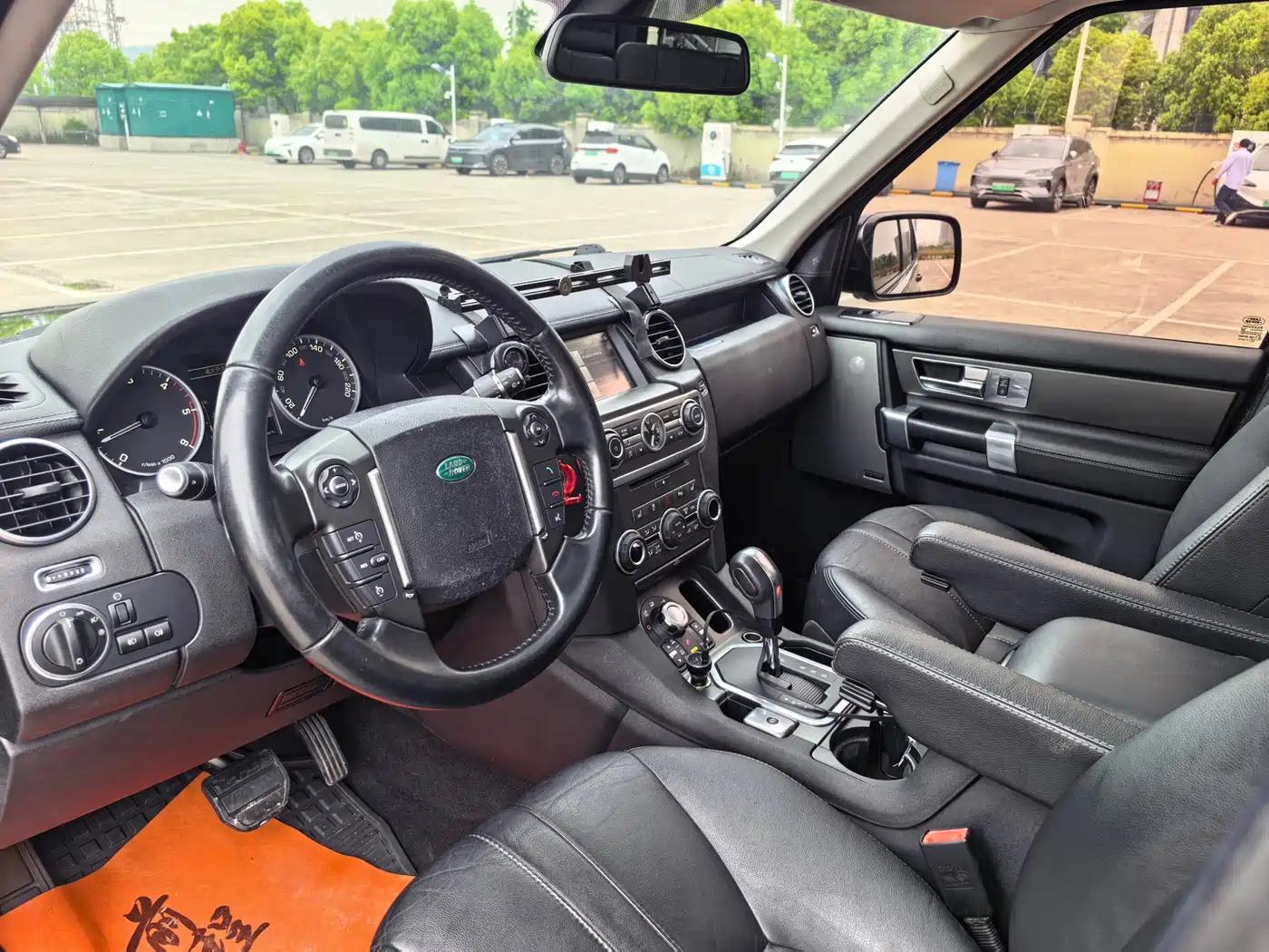 Фото 9 - Land Rover Discovery
