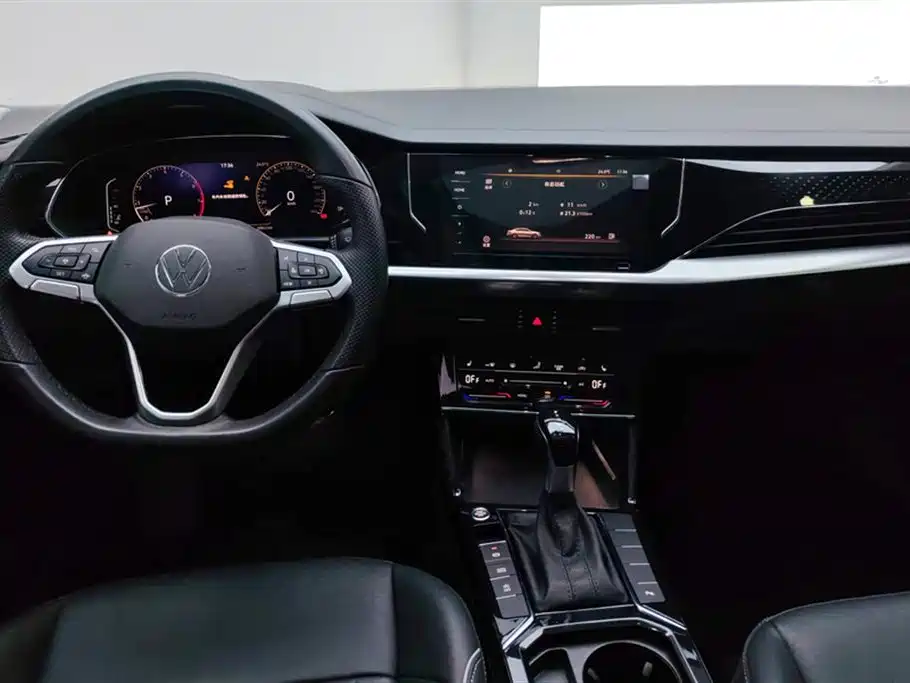 Volkswagen Passat 2022 330TSI Elite Edition фото 12