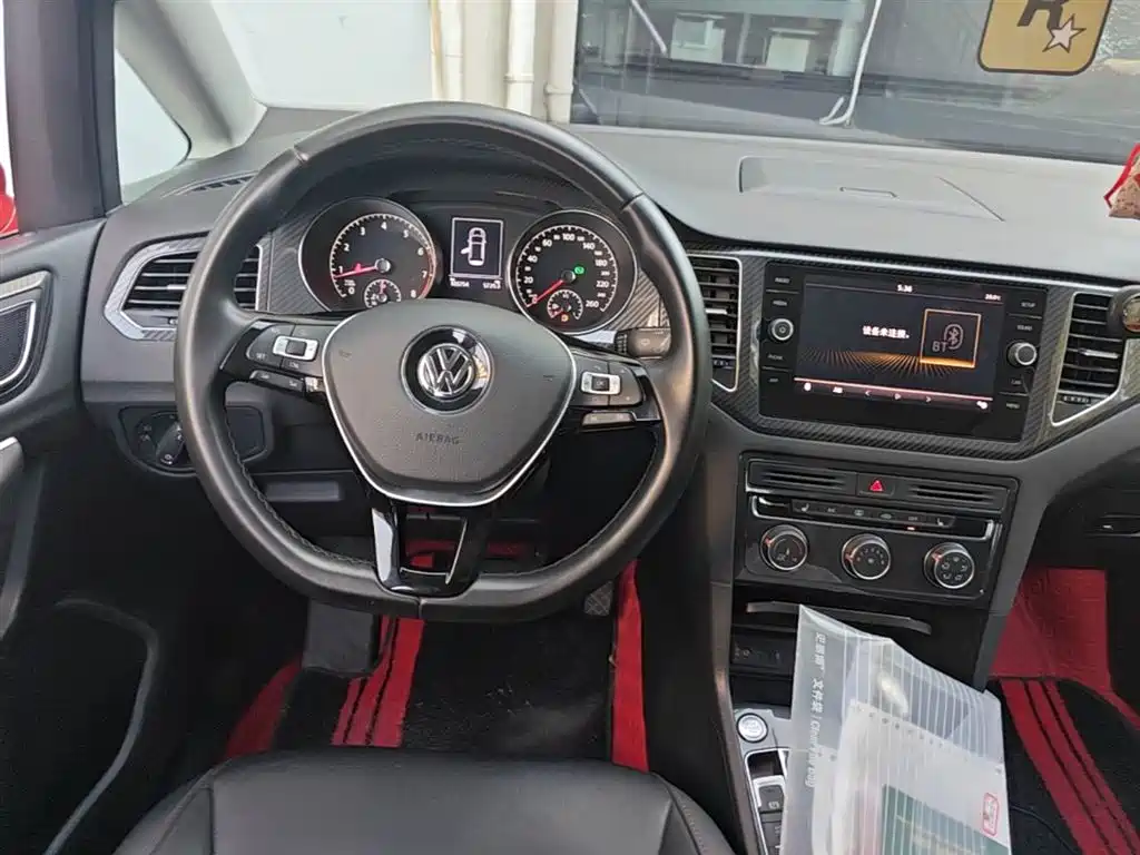 Volkswagen Golf Sportsvan 2018 230TSI Automatic Luxury фото 17