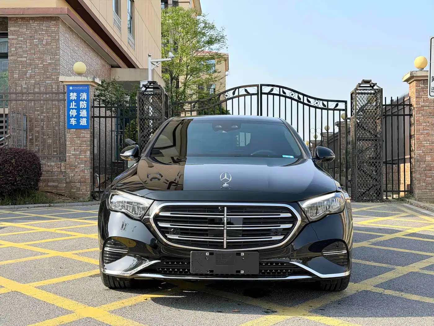 Mercedes-Benz E-Class 2026 2026 E 300 L Luxury