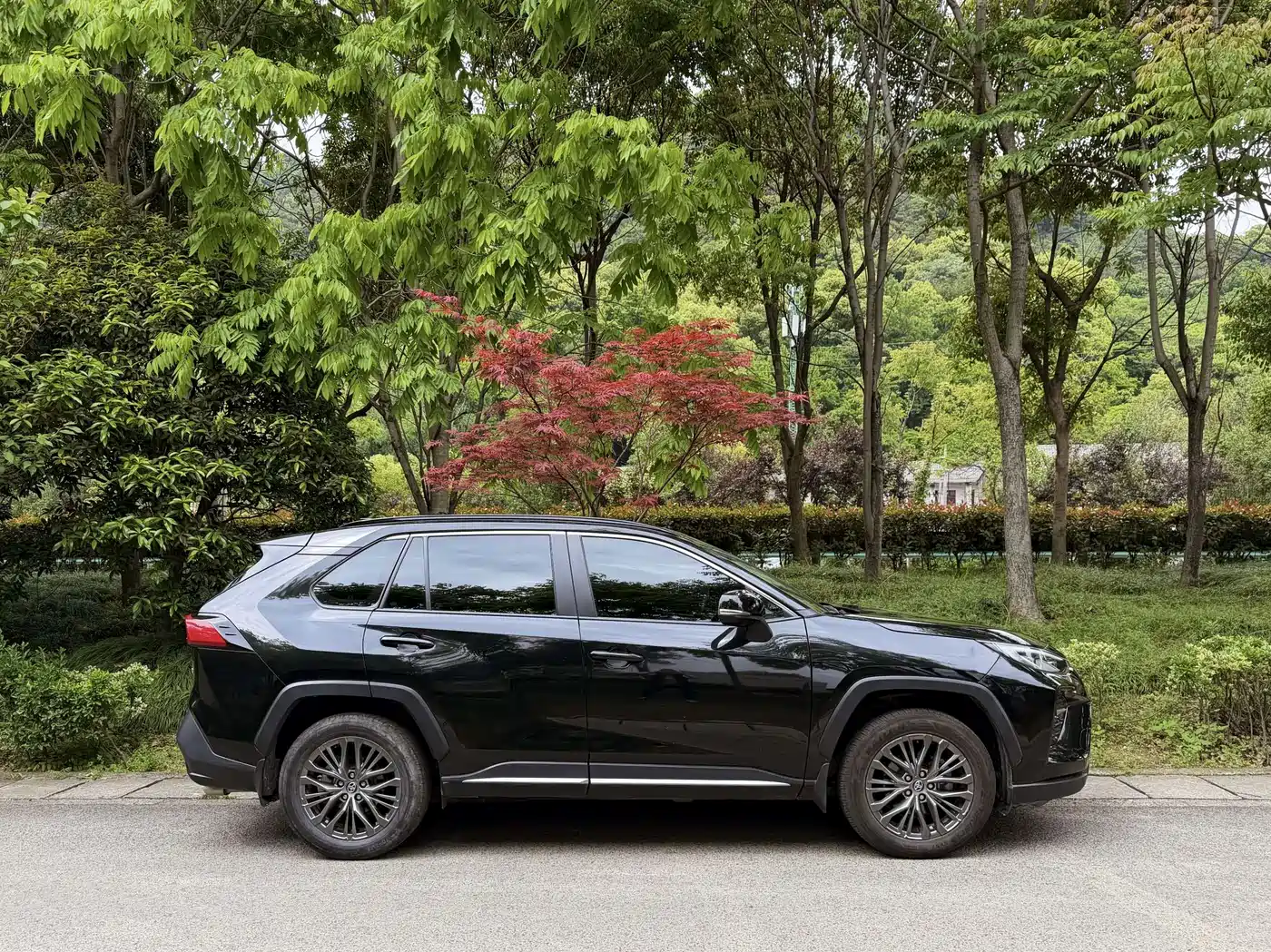 Toyota Wildlander 2023 2.0L CVT FWD Luxury PLUS фото 9