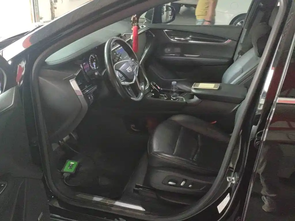 صورة 15 - Cadillac XT5