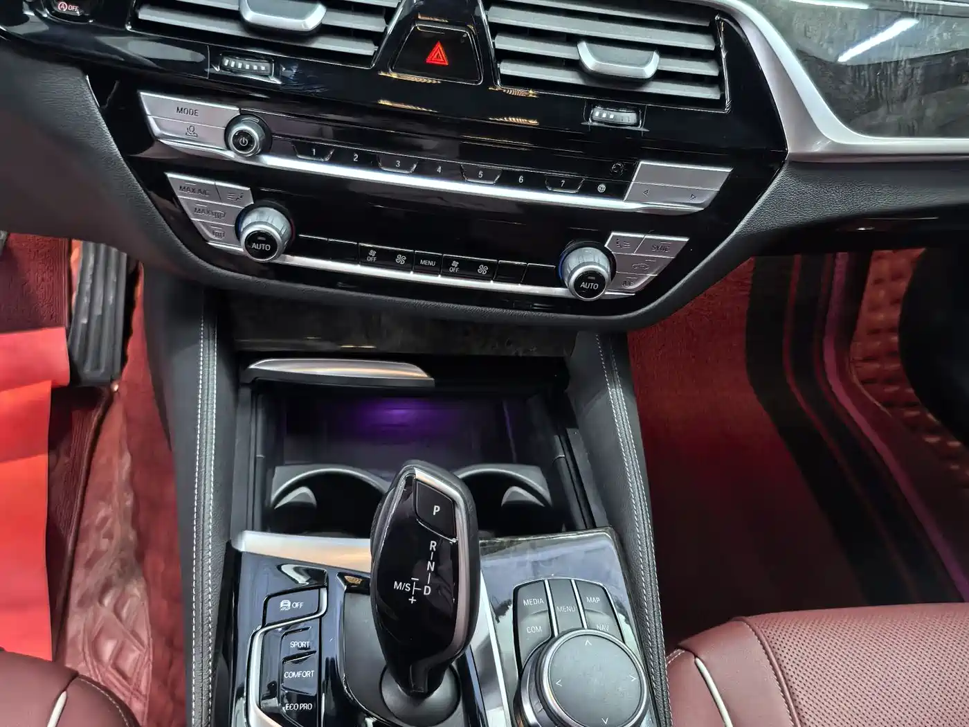 BMW 5 Series 2021 525Li M Sport Package фото 8
