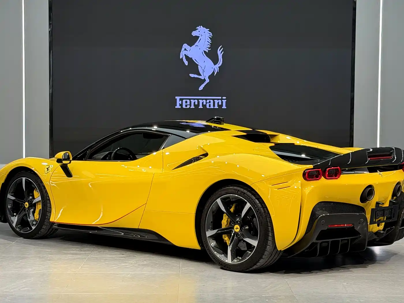 Ferrari SF90 2022 2020 3.9T V8 Stradale