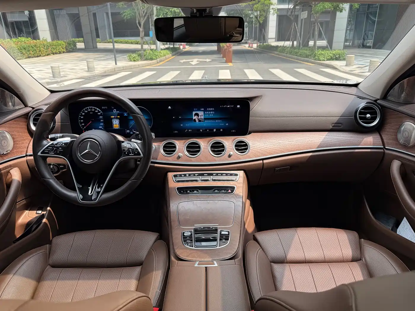 Mercedes-Benz E-Class 2022 Second Facelift E 300 L Luxury фото 16