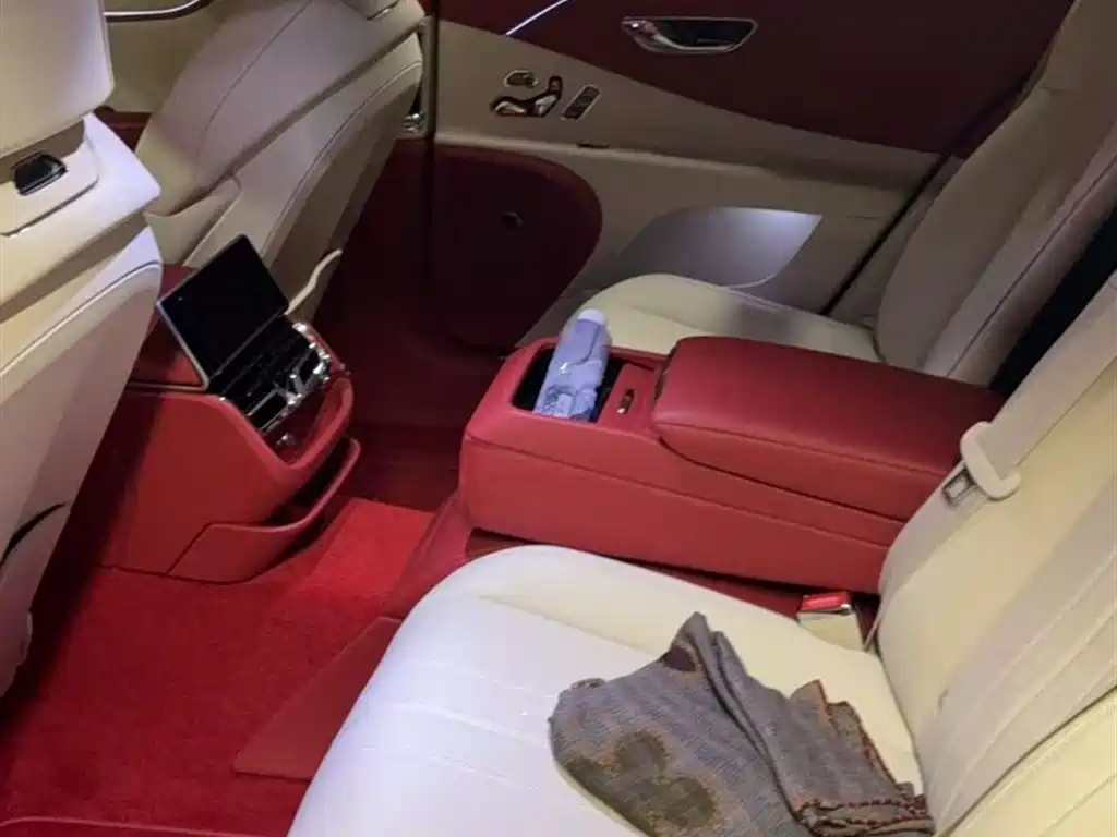 Bentley Flying Spur 2026 2024 4.0T V8 Standard Edition