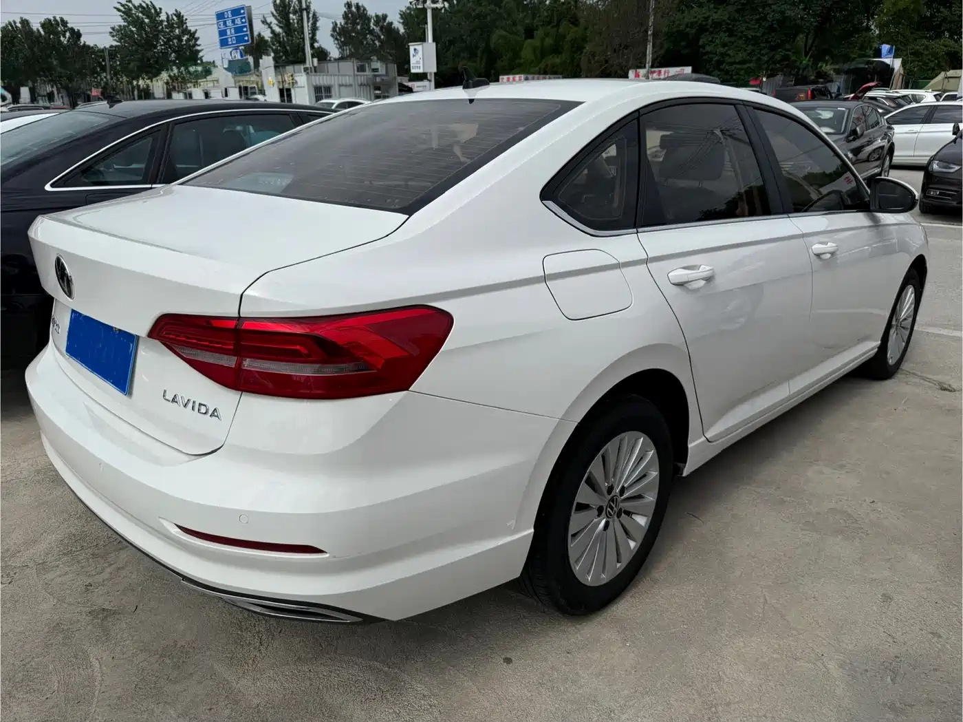 Volkswagen Lavida 2021 1.5L Auto Comfort Edition фото 14