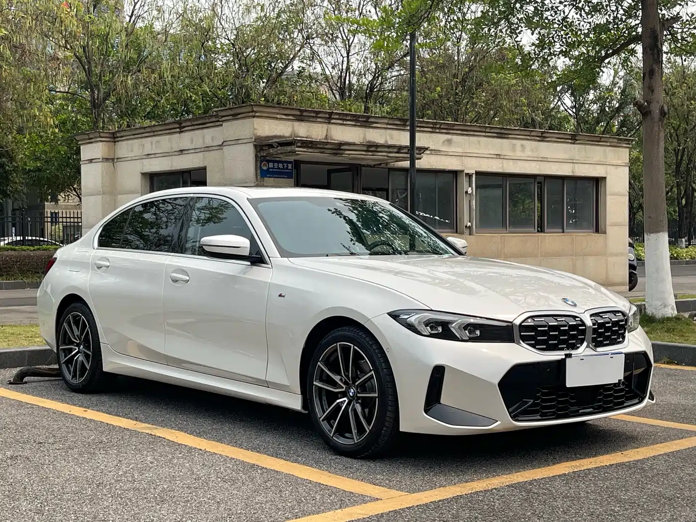 BMW 3-SERIES