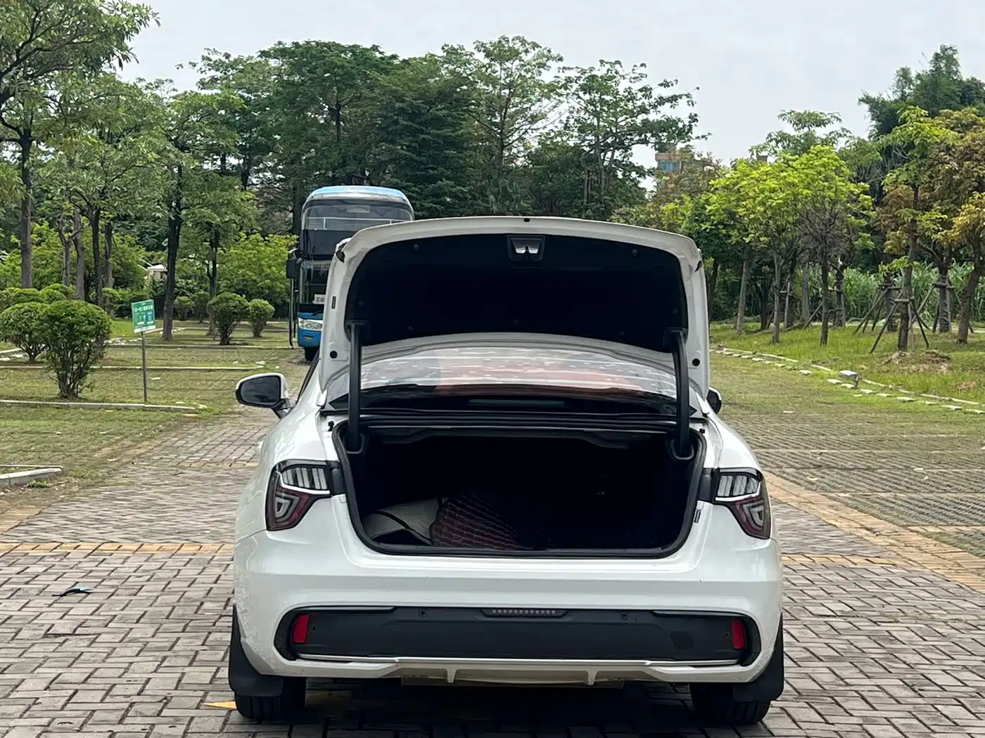 Lynk & Co 03 2018 1.5TD DCT Power Pro Version China V фото 19