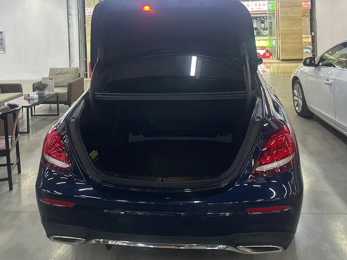 Mercedes-Benz E-Class 2019 E 300 L Sport Fashion фото 14