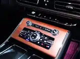 Photo 18 - Lincoln Aviator