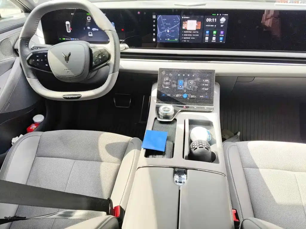 Voyah Auto VOYAH Zhuiguang 2025 2024 PHEV AWD Ultra-long Range Executive Edition