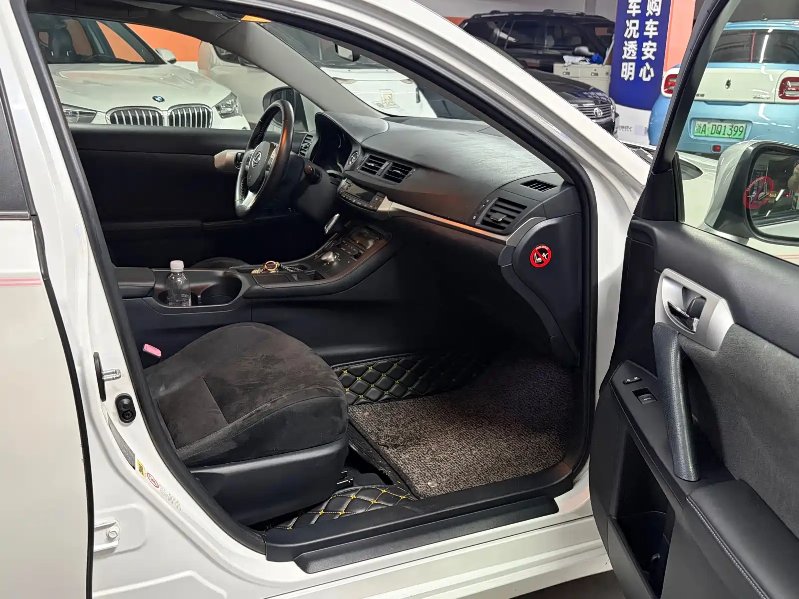 Фото 4 - Lexus CT