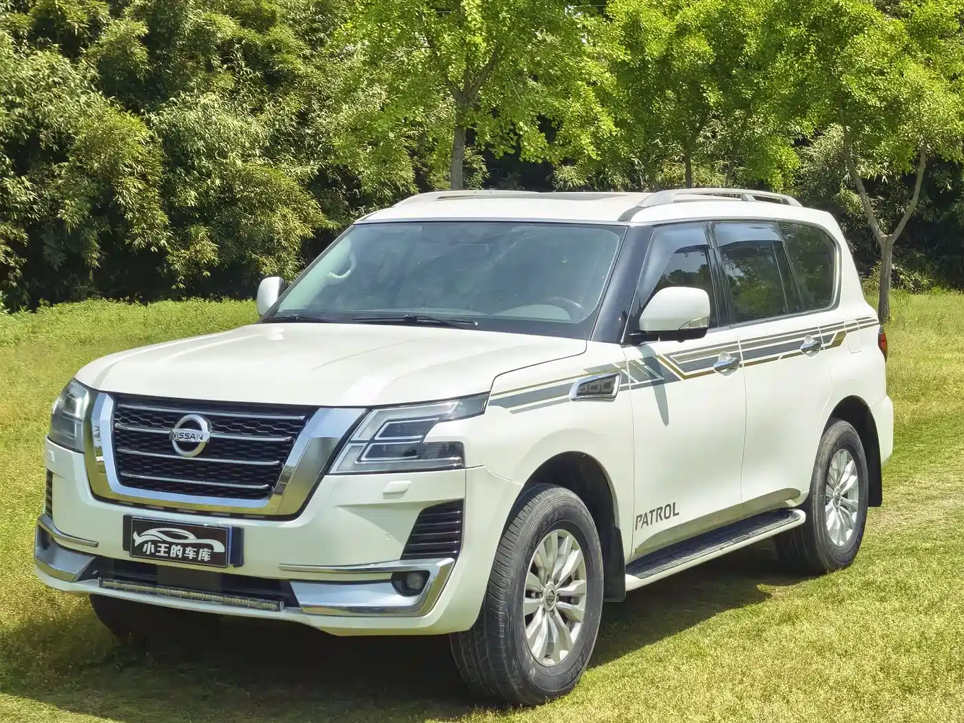 Nissan Patrol 2018 Model 5.6L Standard фото 2