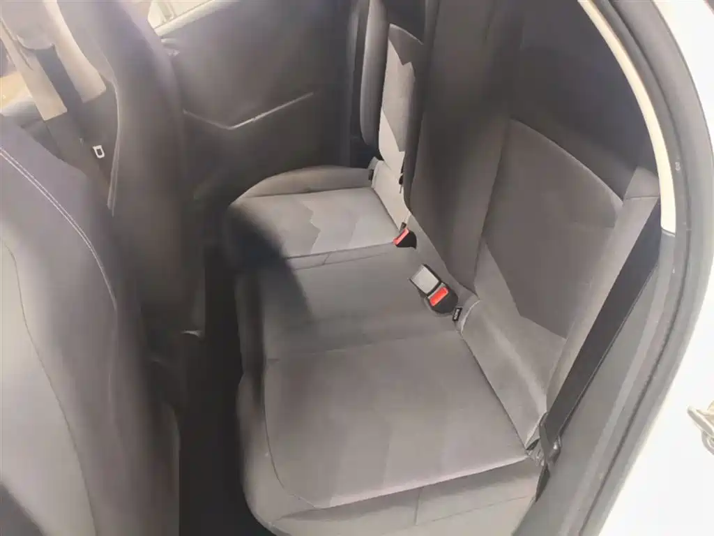 Volkswagen Polo 2019 Plus 1.5L Automatic Panorama Enjoyment Edition фото 17