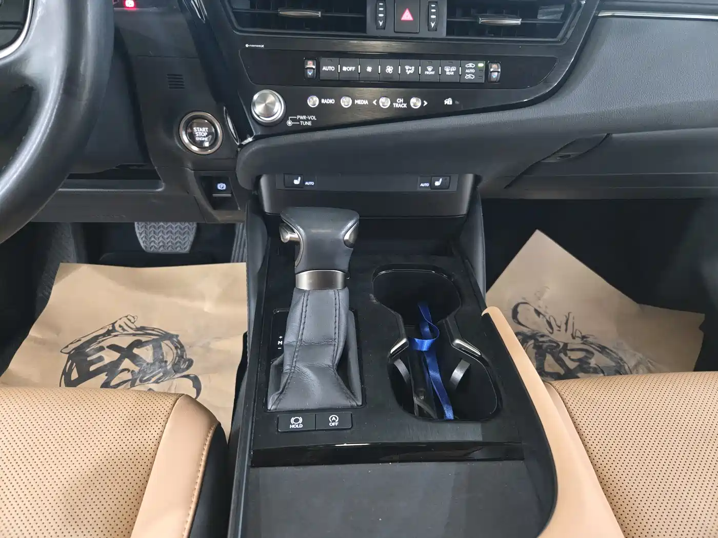 Lexus ES 2024 200 Premium Edition фото 9