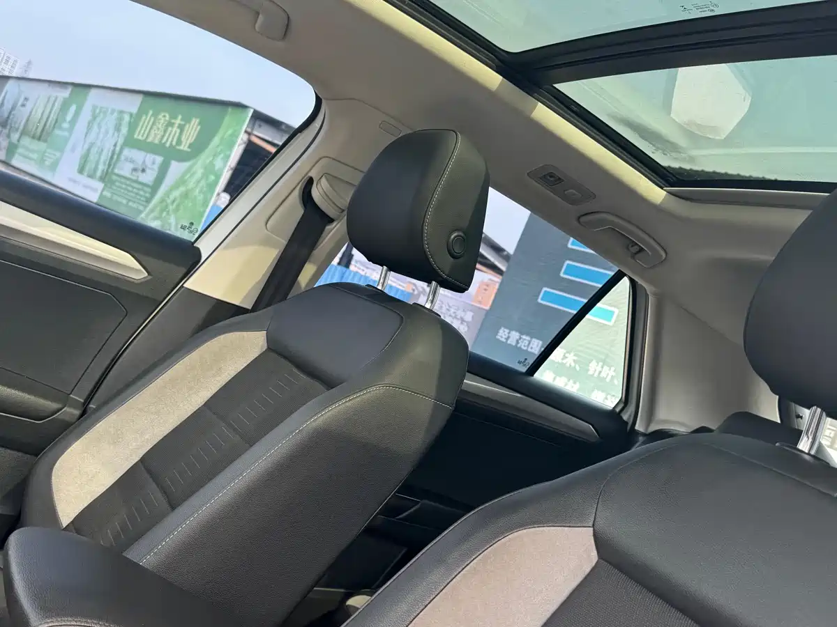 Volkswagen T-ROC 2022 280TSI DSG 2WD Elite PLUS фото 11