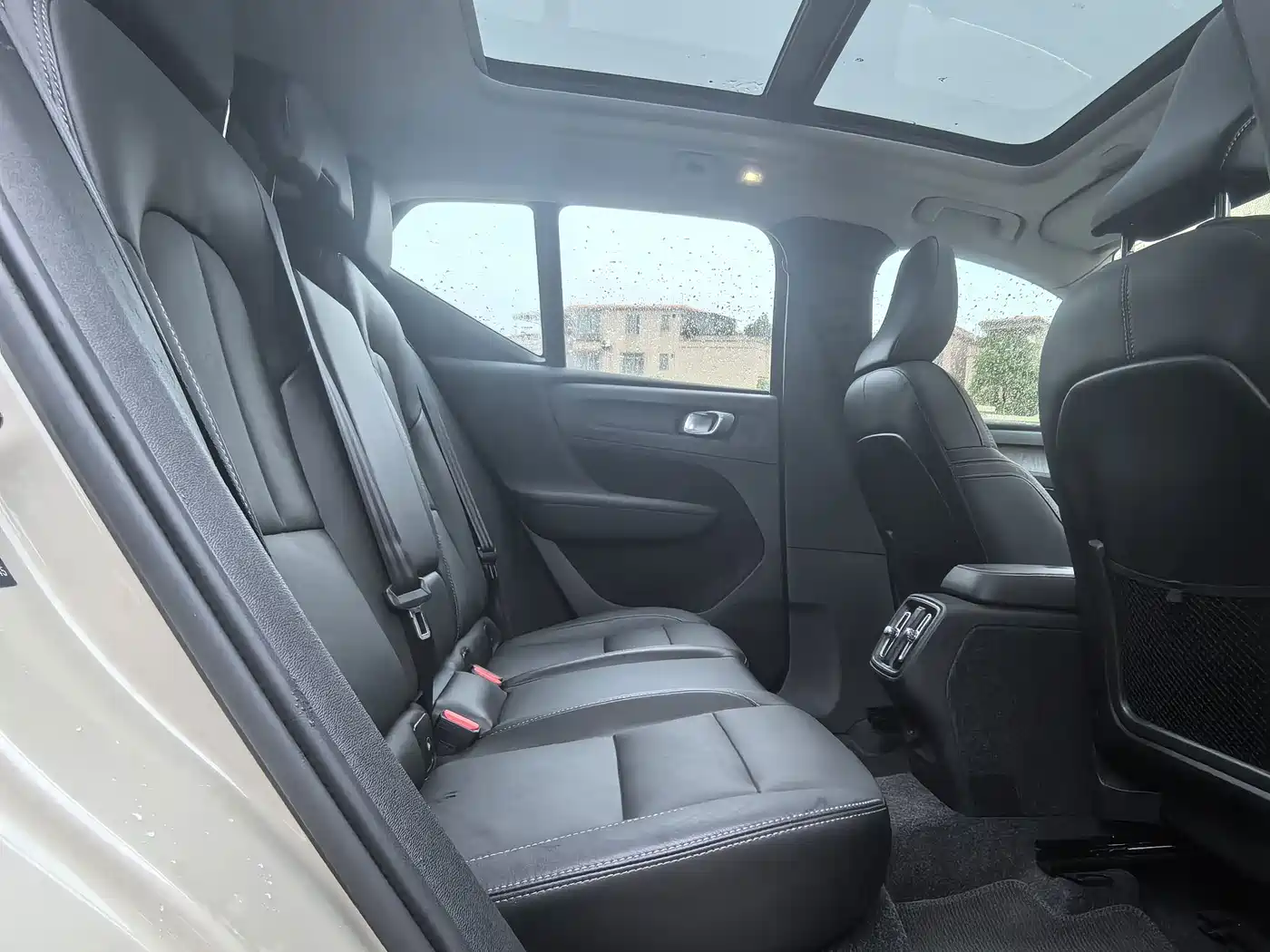 Volvo XC40 2024 2025 B4 AWD Smart Elite Luxury Edition