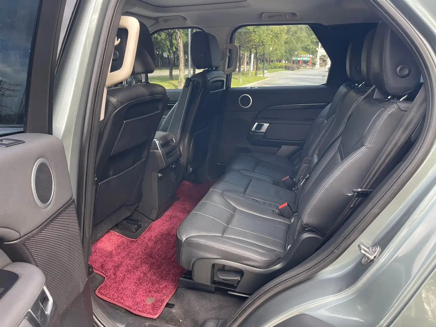 Land Rover Discovery 2017 3.0 SC V6 SE фото 12